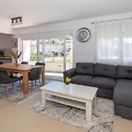 Front In With House Sea View Duba