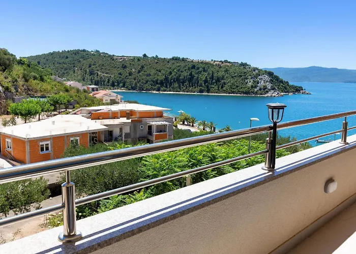 Lovely In With Wifi בית נופש Duba