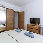 Ferienhaus Beach Front Home In Duba With House Sea View *