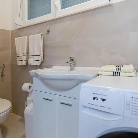 Lovely In With Wifi Holiday home Duba