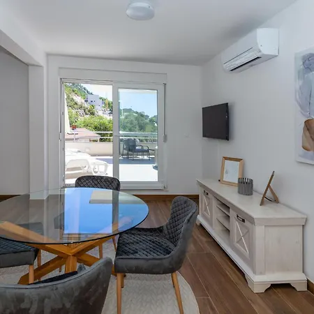 Stunning Home In Duba With House Sea View *