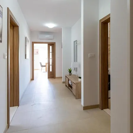 Lovely In With Wifi Duba