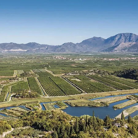 Lovely In With Wifi Holiday home Duba