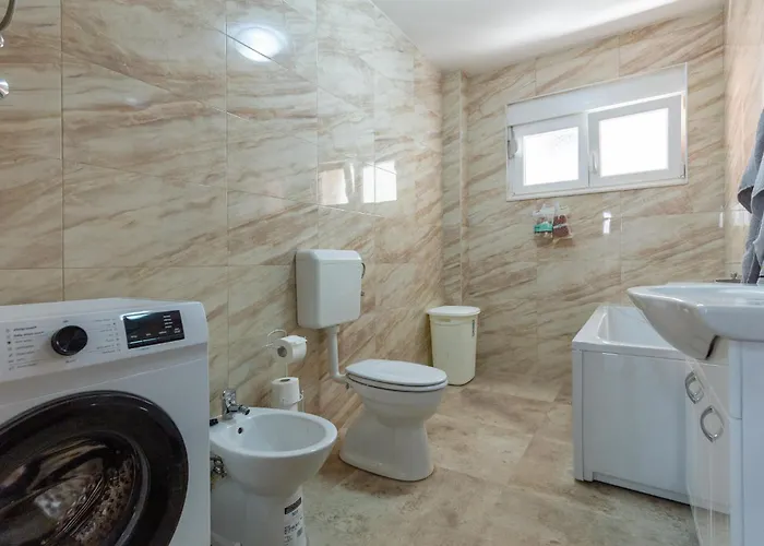 Semesterbostad Lovely In With Wifi