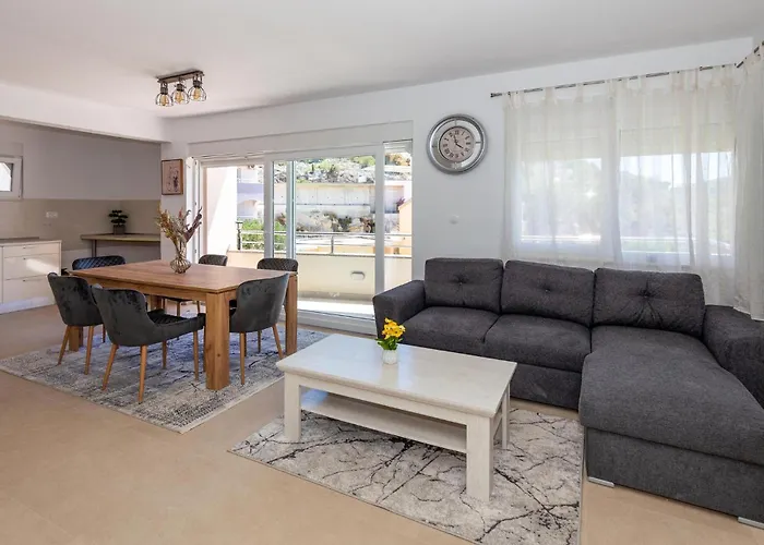 Lovely In With Wifi Duba